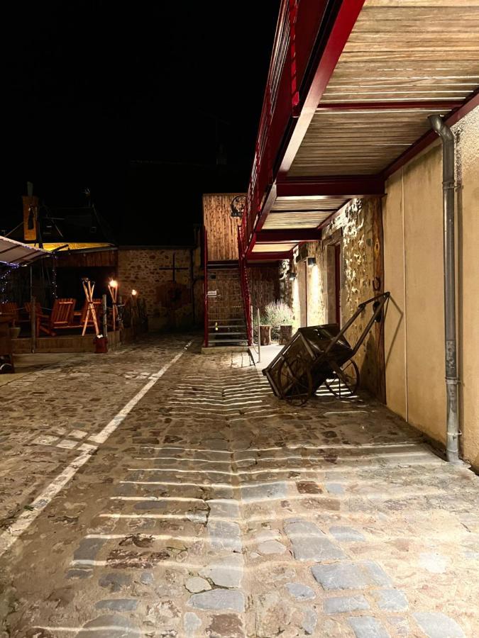 Hotel Le Ranch Brûlon Buitenkant foto