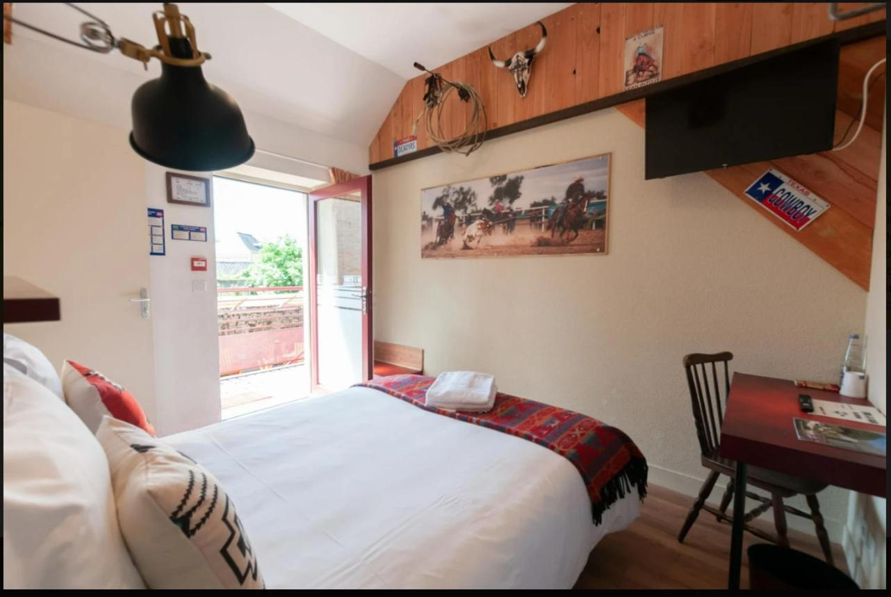 Hotel Le Ranch Brûlon Buitenkant foto